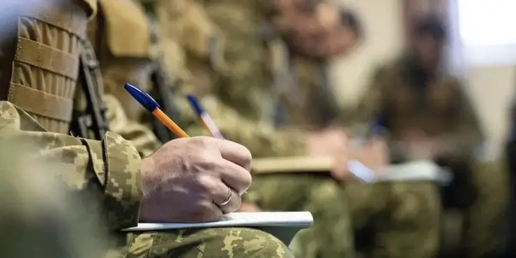 Бійці віком 18–25 років отримають гарантований рік відстрочки після служби за контрактом, - Федоров