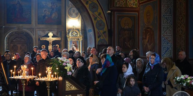 У Києві на Великдень вірянам дозволили ночувати у церквах