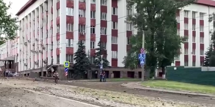 В окупованому Донецьку стався "прильот" в будівлю "МВС ДНР": що відомо
