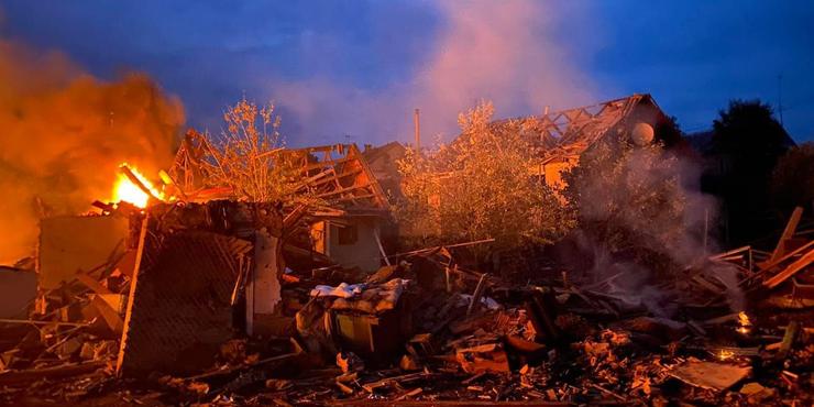 На Житомирщині від уламків збитої ракети загинула людина: є поранені