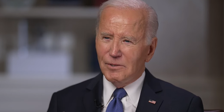 Байден вперше після перемоги Трампа виступив із публічною критикою дій нової адміністрації: стільки шкоди, що дух перехоплює