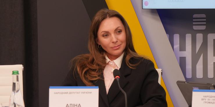 Ідеальний депутат народжується не в стінах парламенту, а в кабінці для голосування, — нардепка Загоруйко