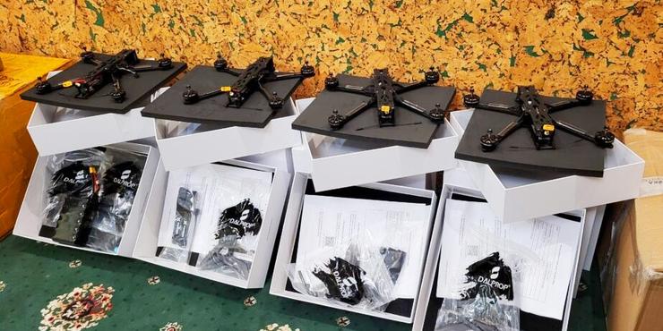 На форумі “Український спротив: Черкащина” благодійники передали 200 дронів-камікадзе для військових