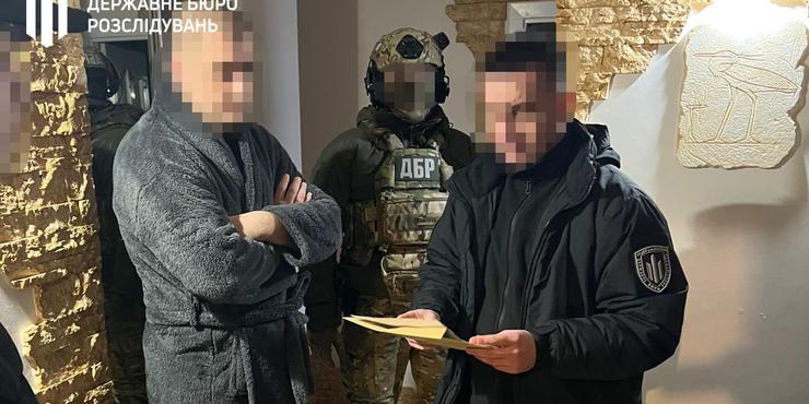 На Дніпропетровщині заступника командира частини викрили на оборудці з приладами нічного бачення вартістю у 4 млн грн: що відомо