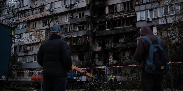 Росія запустила на Україну понад сотню "шахедів": у Києві є влучання у житлові будинки, знову загинули люди