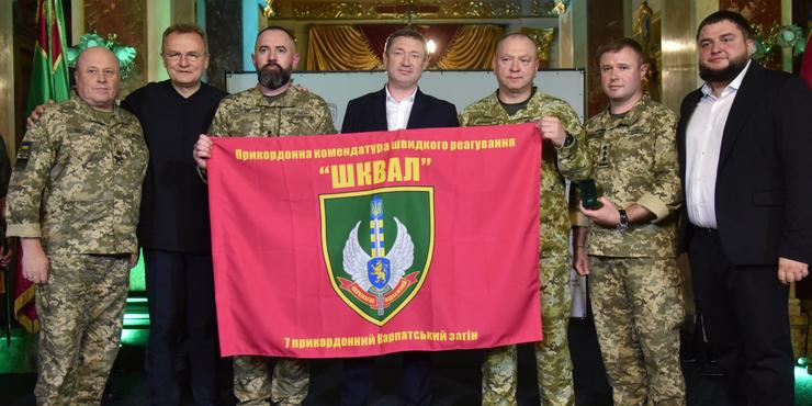 Голова ДПСУ Дейнеко нагородив воїнів комендатури “Шквал”, які утримували оборону в Серебрянському лісництві