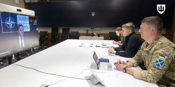Україна направила НАТО терміновий запит на системи ППО перед «Рамштайном» Українська делегація Міноборони