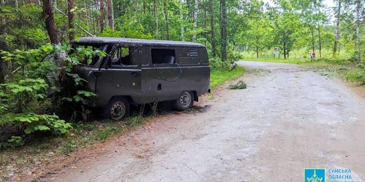 На Сумщині окупанти обстріляли автомобіль з лісниками та цивільними: є загиблі