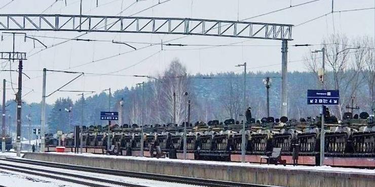 Партизани зафіксували прибуття великої колони російської військової техніки у Білорусь