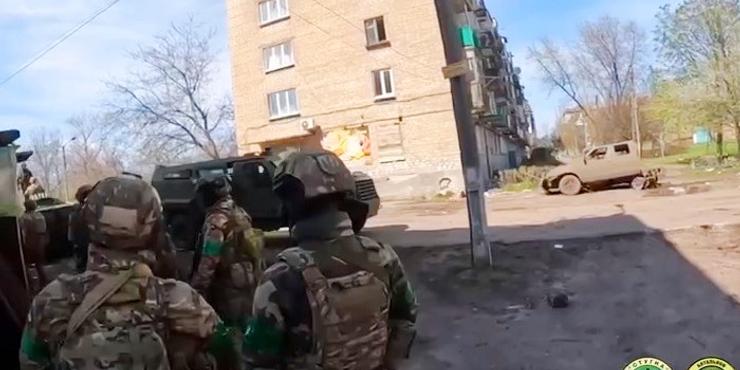 ЗСУ показали, як зачищають позиції росіян поблизу Бахмута