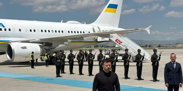Рівень делегації РФ схожий на бутафорський: Зеленський прокоментував хід підготовки до зустрічі у Стамбулі