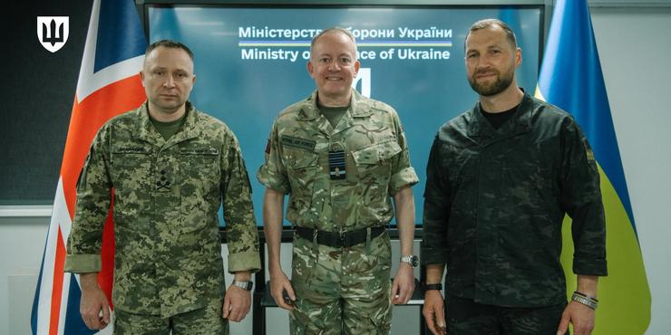Україна та Британія домовляються про антибалістичний захист і ракети Meteor для винищувачів Gripen Євгеній Хмара, Михайло Драпатий та Річард Найтон